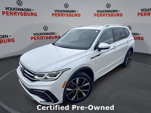 Certified 2022 Volkswagen Tiguan SEL R-Line image 1