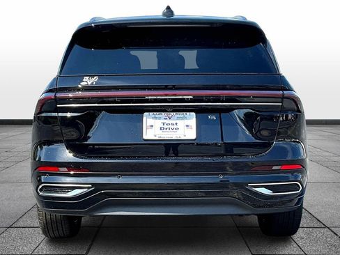 New 2025 Lincoln Nautilus Reserve image 4