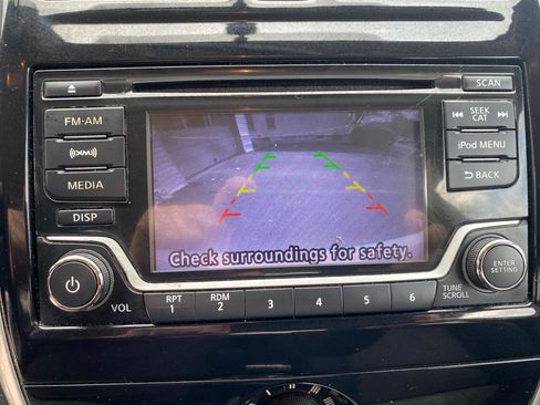 Used 2017 Nissan Versa SV w/ SV Special Edition Package image 13