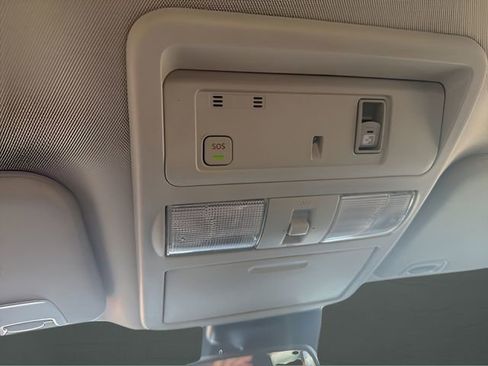 Used 2021 Nissan Titan SV w/ SV Convenience Package image 20