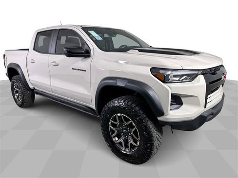 New 2026 Chevrolet Colorado ZR2 w/ Technology Package image 2
