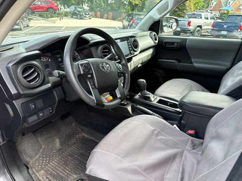 Used 2021 Toyota Tacoma SR AWD/4WD image 11