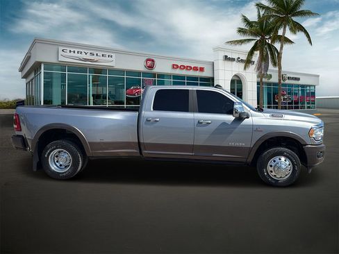 Used 2024 RAM 3500 Limited w/ Towing Technology Group image 2
