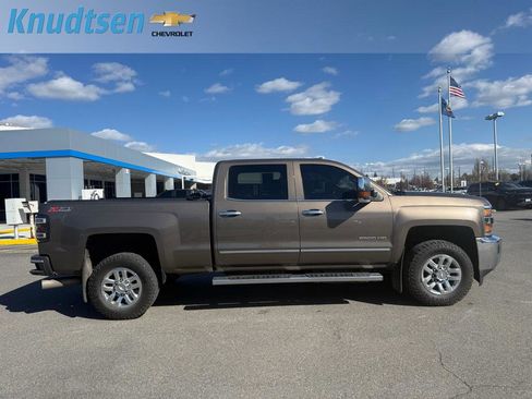 Used 2015 Chevrolet Silverado 2500 LTZ image 9