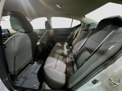 Used 2025 Nissan Altima 2.5 SV FWD image 16