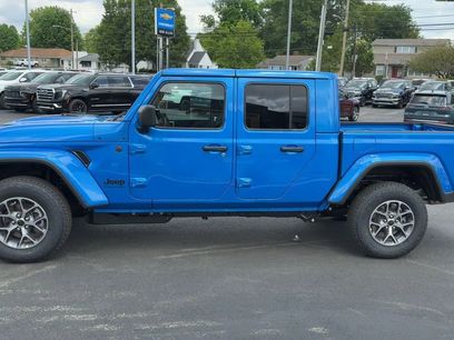 New 2026 Jeep Gladiator Sport