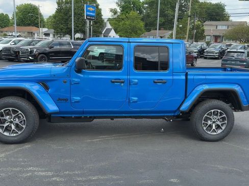 New 2026 Jeep Gladiator Sport AWD/4WD image 3