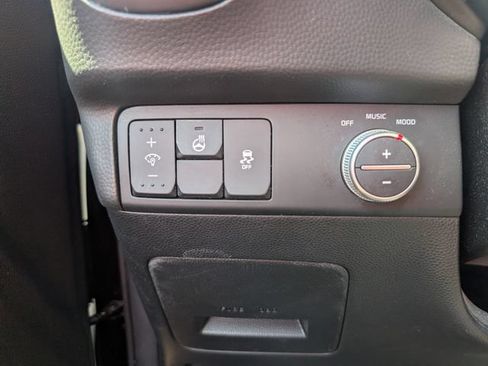 Used 2017 Kia Soul + FWD image 16