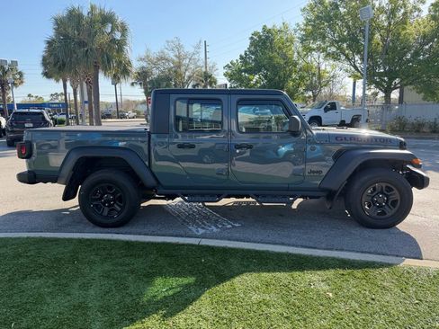Used 2024 Jeep Gladiator Sport image 4