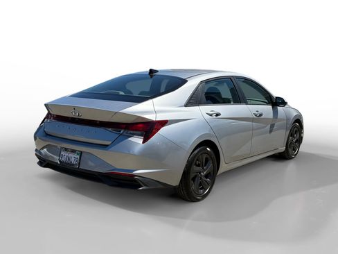 Certified 2021 Hyundai Elantra SEL FWD image 5