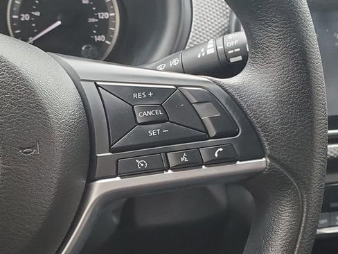 Used 2020 Nissan Kicks SV image 19