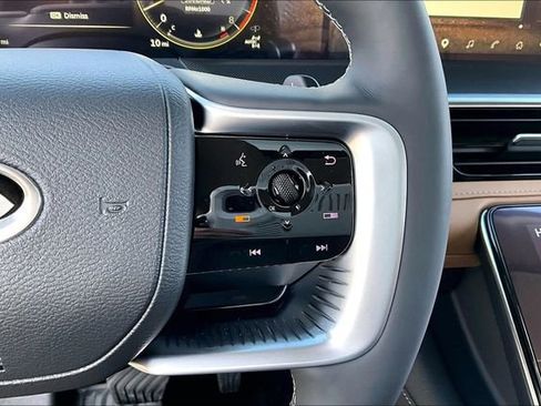 New 2026 INFINITI QX80 Luxe image 19