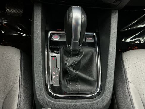 Used 2016 Volkswagen Jetta SEL Premium FWD image 37