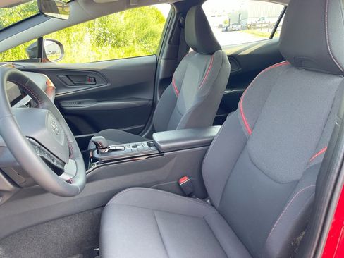 Used 2024 Toyota Prius Prime FWD image 11
