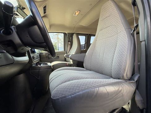 Used 2022 Chevrolet Express 3500 LT w/ LT Preferred Equipment Group RWD image 7