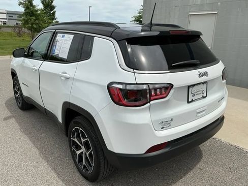 Used 2024 Jeep Compass Limited AWD/4WD image 2