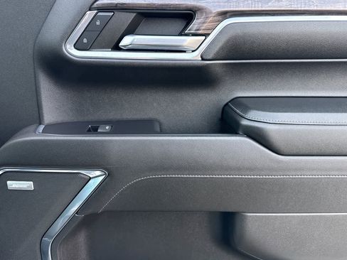 Used 2023 Chevrolet Silverado 1500 LTZ image 18