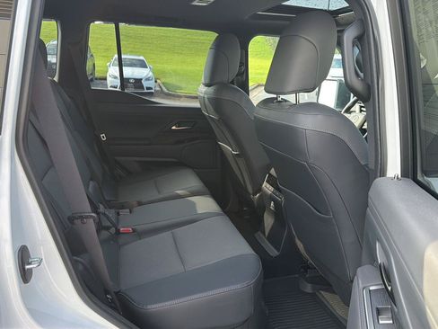 Used 2026 Lexus GX 550 w/ Accessory Package (2T) AWD/4WD image 13