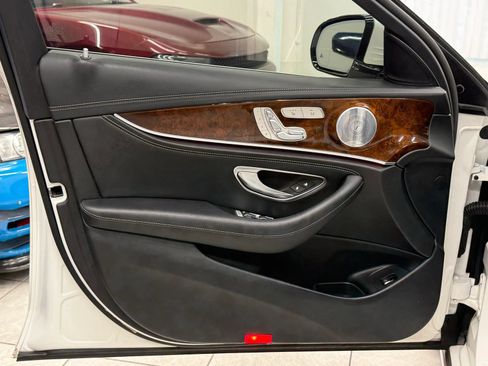Used 2017 Mercedes-Benz E 300 4MATIC image 14