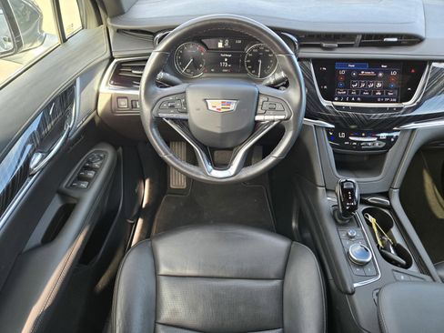 Certified 2025 Cadillac XT6 Premium Luxury image 11