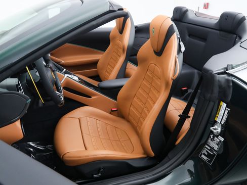 Certified 2025 Ferrari Roma Spider RWD image 5