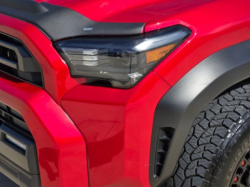 Used 2025 Toyota 4Runner SR5 AWD/4WD image 10