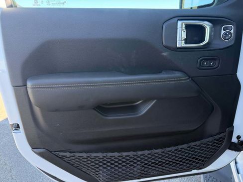 New 2026 Jeep Gladiator Sport image 19