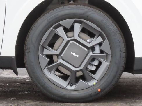 Certified 2026 Kia Carnival EX FWD image 18