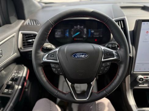 Certified 2022 Ford Edge ST-Line image 17