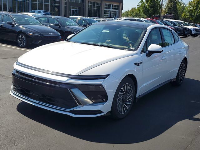 New 2026 Hyundai Sonata Limited FWD image 2