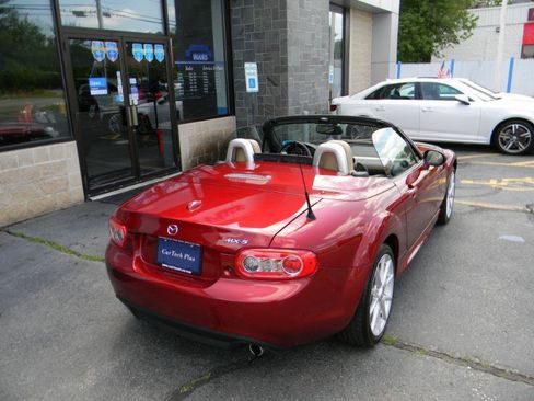 Used 2010 MAZDA MX-5 Miata Grand Touring w/ Premium Pkg RWD image 8