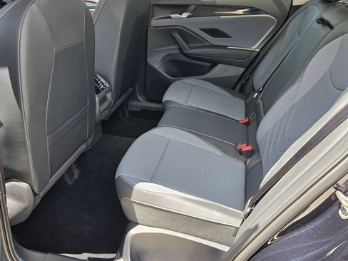 Certified 2026 Volkswagen Tiguan SE w/ Panoramic Sunroof Package FWD image 11