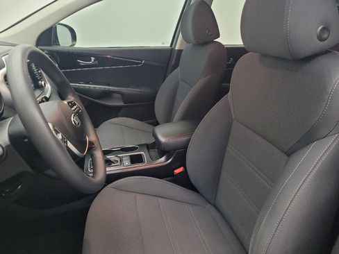 Used 2020 Kia Sorento LX image 17