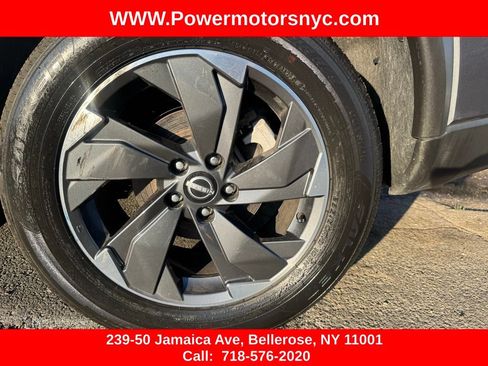 Used 2024 Nissan Rogue SV FWD image 18