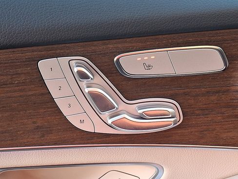 Certified 2022 Mercedes-Benz GLC 300 4MATIC image 26