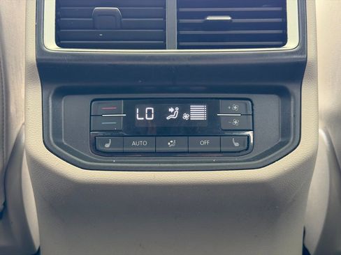Used 2024 Volkswagen Atlas SEL Premium R-Line AWD/4WD image 30