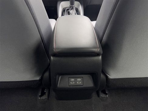 Used 2024 Toyota Corolla SE image 69