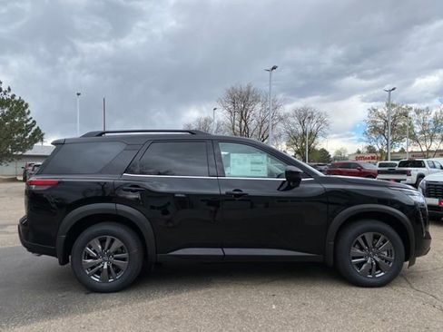 New 2026 Nissan Pathfinder SV image 6
