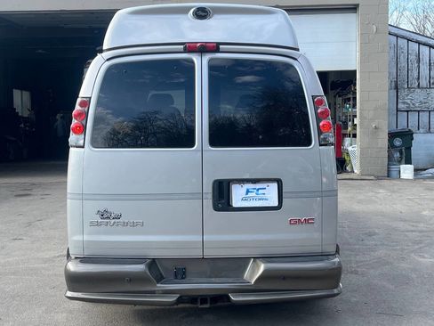 Used 2005 GMC Savana 1500 w/ Preferred Equipment Group image 5