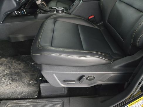 New 2025 Ford Bronco Badlands image 18