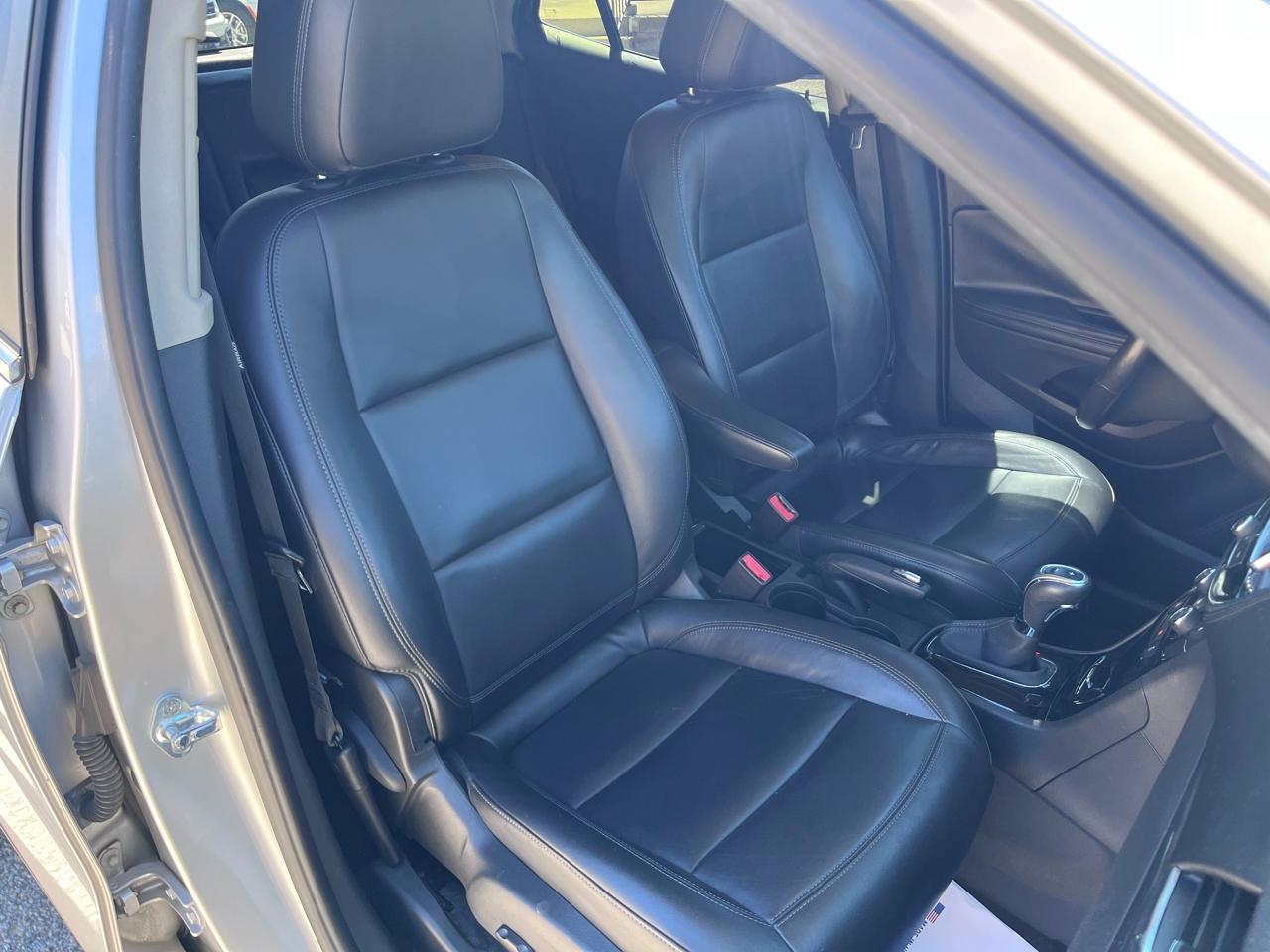 Used 2019 Buick Encore Essence AWD/4WD image 17