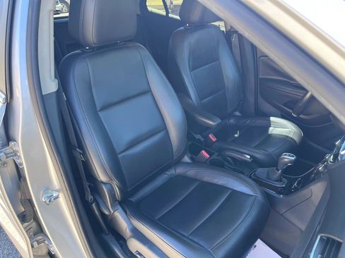 Used 2019 Buick Encore Essence AWD/4WD image 17