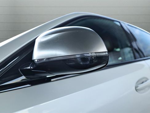 Used 2023 BMW X6 M50i w/ Executive Package image 16