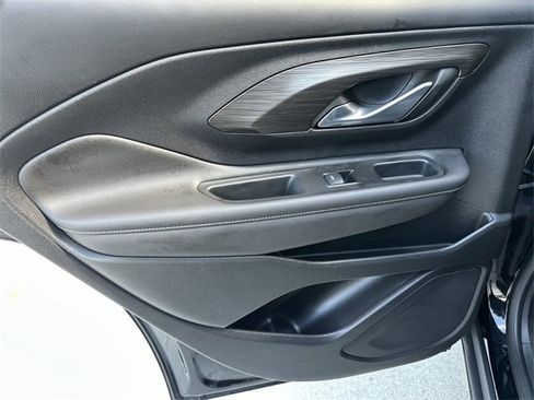 Used 2022 GMC Terrain SLT w/ Tech Package image 30