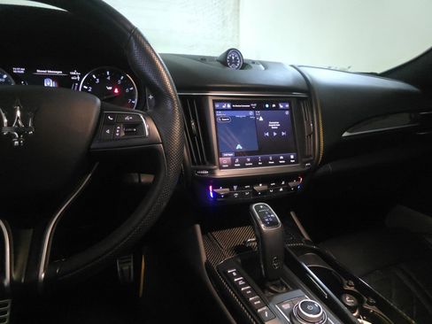 Used 2022 Maserati Levante Modena S image 10