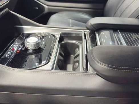 Used 2023 Jeep Wagoneer Base image 35