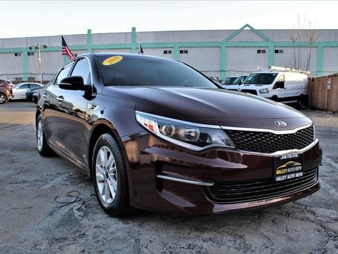 Used 2018 Kia Optima LX image 1