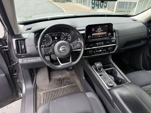 Used 2022 Nissan Pathfinder SV AWD/4WD image 13