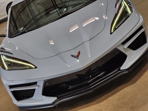 Used 2021 Chevrolet Corvette Stingray Preferred Cpe w/ Z51 Performance Package RWD image 17