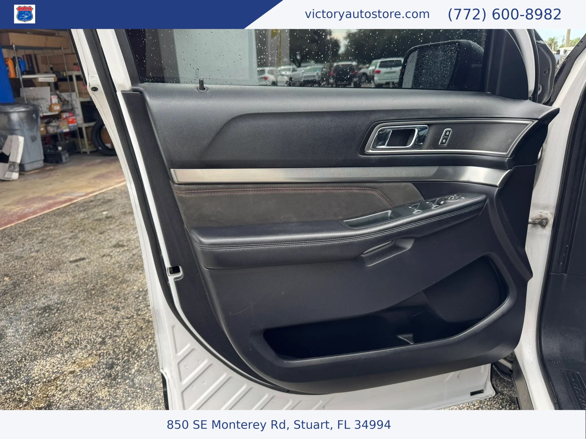 Used 2018 Ford Explorer XLT w/ Equipment Group 202A AWD/4WD image 23